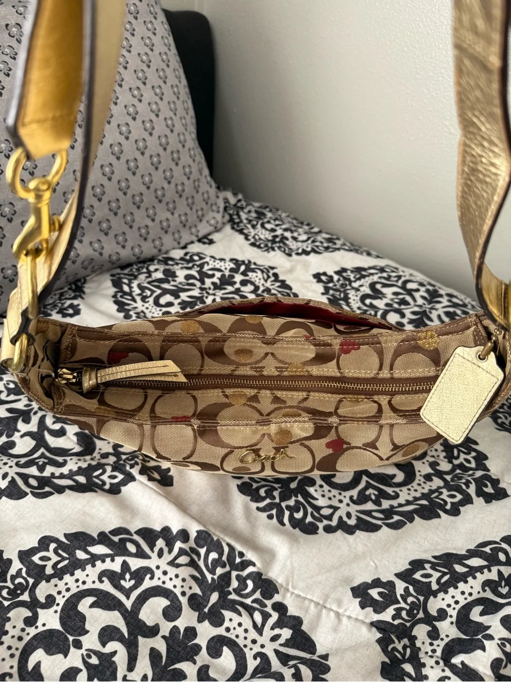 Rare Vintage Coach Heritage Signature Hearts Hobo Bag F18884 ❤️💛